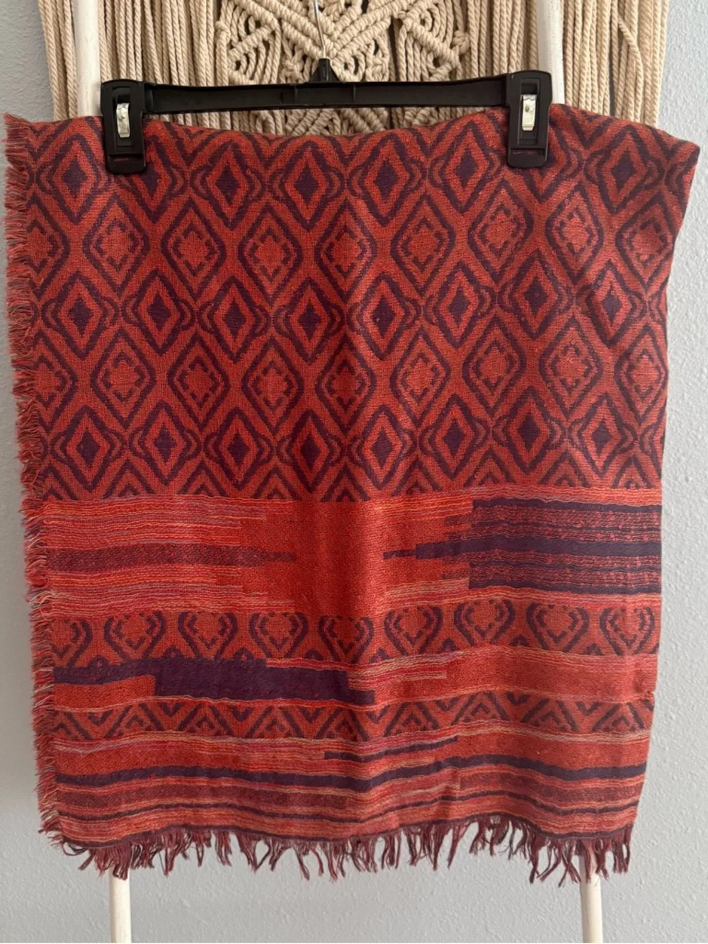 Pattern Scarf - Picture 1 of 3